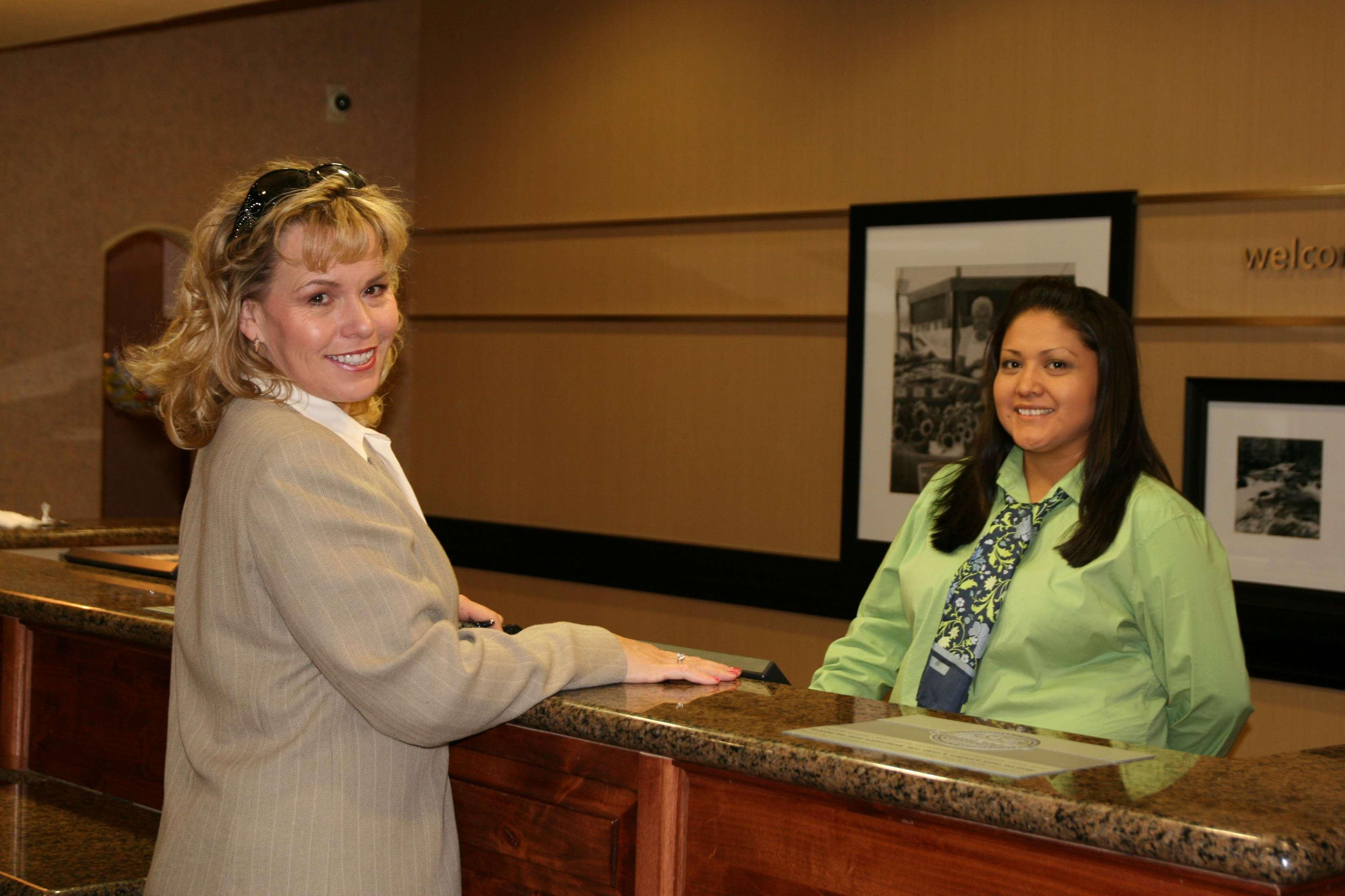 Hampton Inn & Suites Φάρμινγκτον Εσωτερικό φωτογραφία